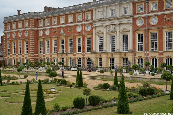 74 Hampton Court Palace